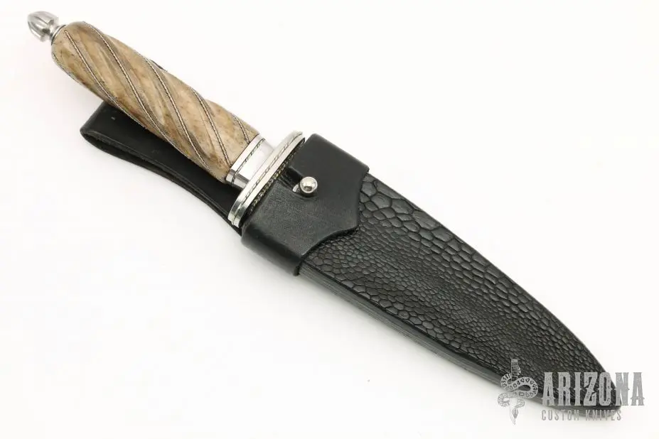 Spiral Fluted Oosic Dagger 5 Spiral Fluted Oosic Dagger - Image 3